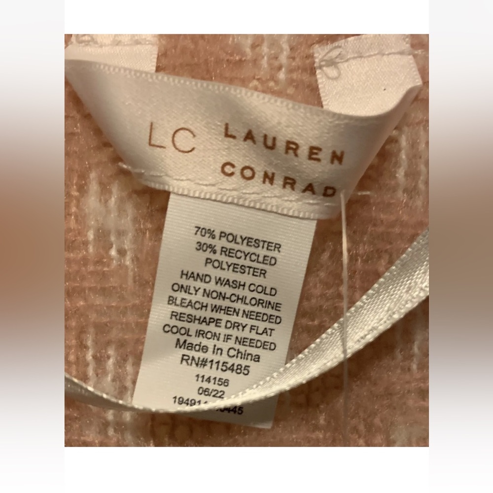 Women's LC Lauren Conrad Twill
Belted Topper NWT ONE SIZE - Picture 6 of 7
